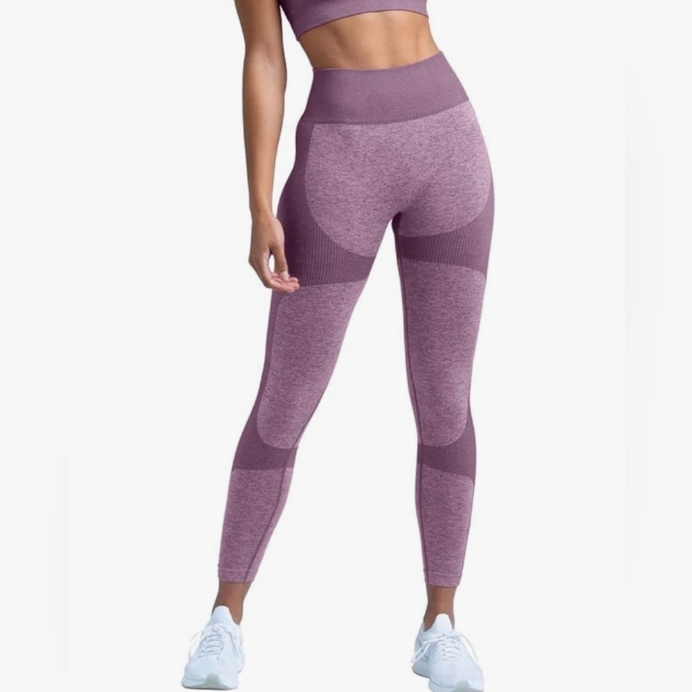 Seamless Purple Leggings
